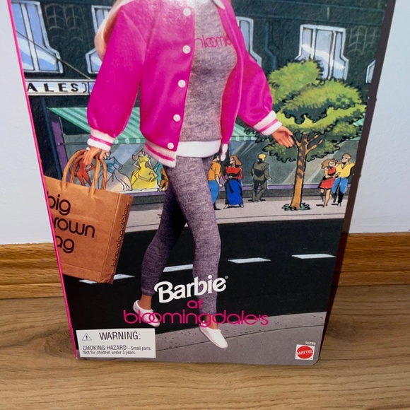 BARBIE - Bloomingdale’s Doll - Vintage 1996 Special Edition - MIB - Picture 6 of 12